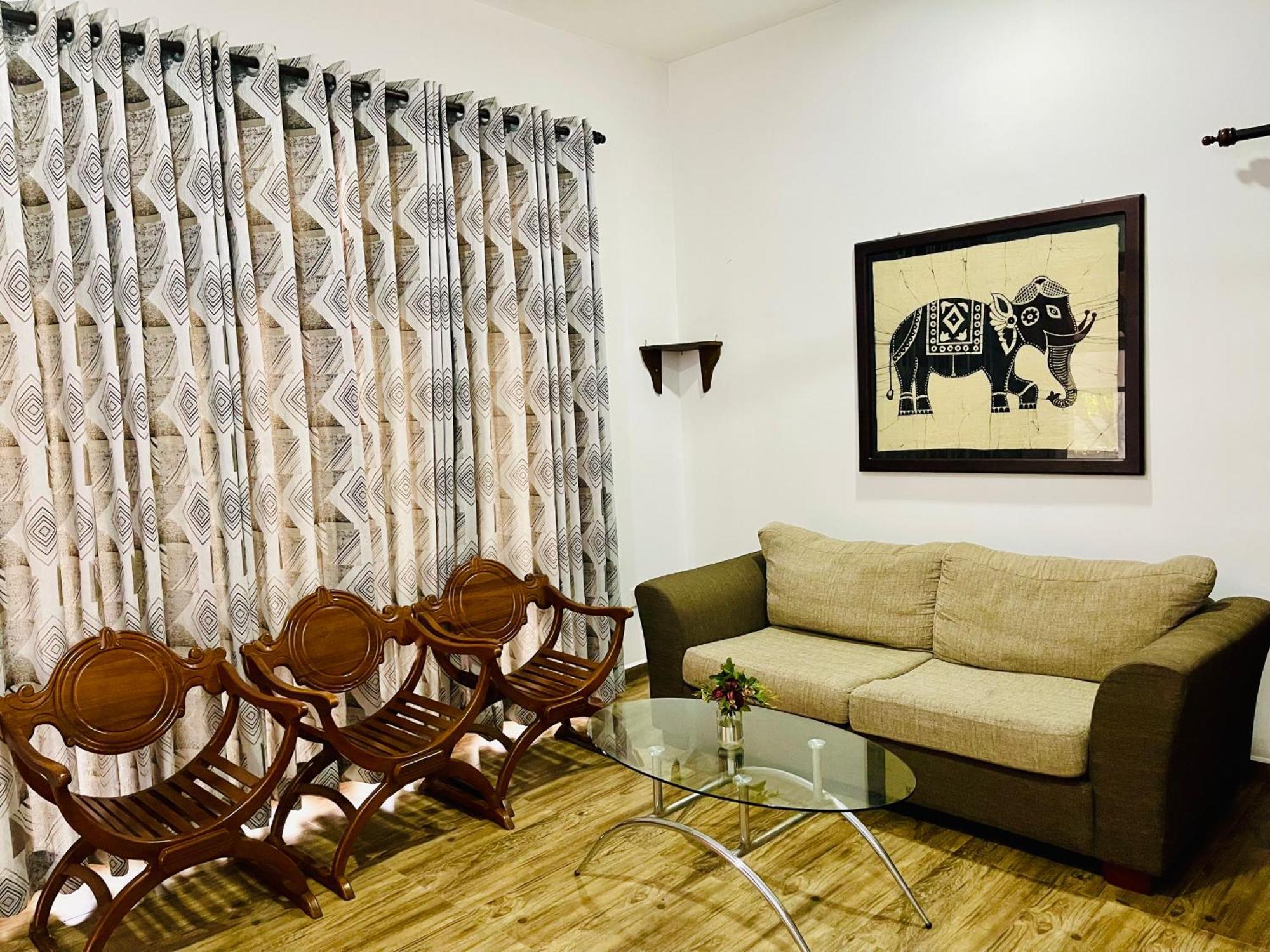 Sand & Surf Guest House Negombo Esterno foto