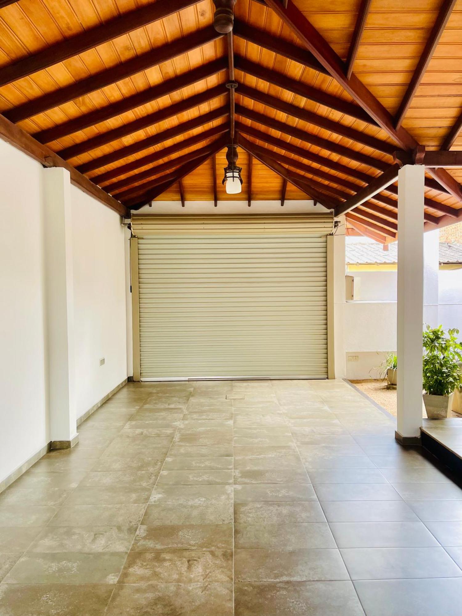 Sand & Surf Guest House Negombo Esterno foto