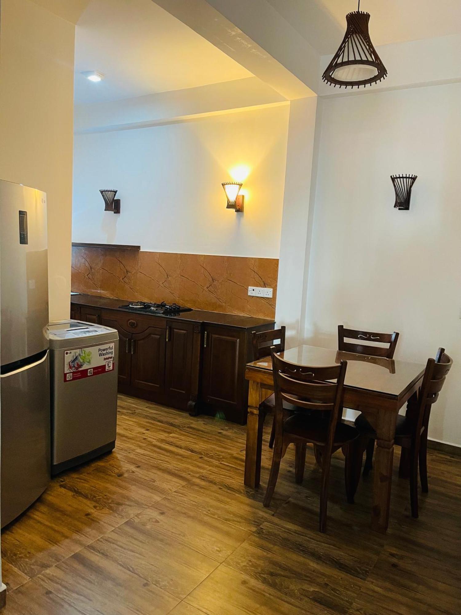Sand & Surf Guest House Negombo Esterno foto